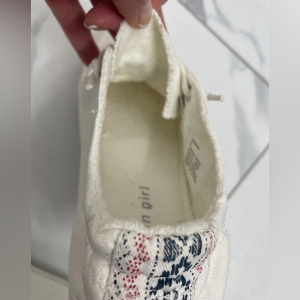 Madden Girl White Lace-Up Sneakers with Patterned Heel Size 9 - Picture 12 of 13